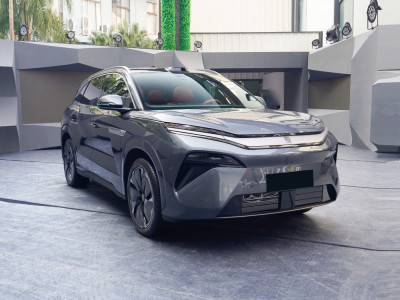 BYD Tang L Фото №3